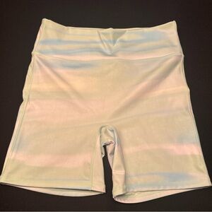 Fabletics Motion365+ Pastel Striped 6” Biker Shorts – Size Large